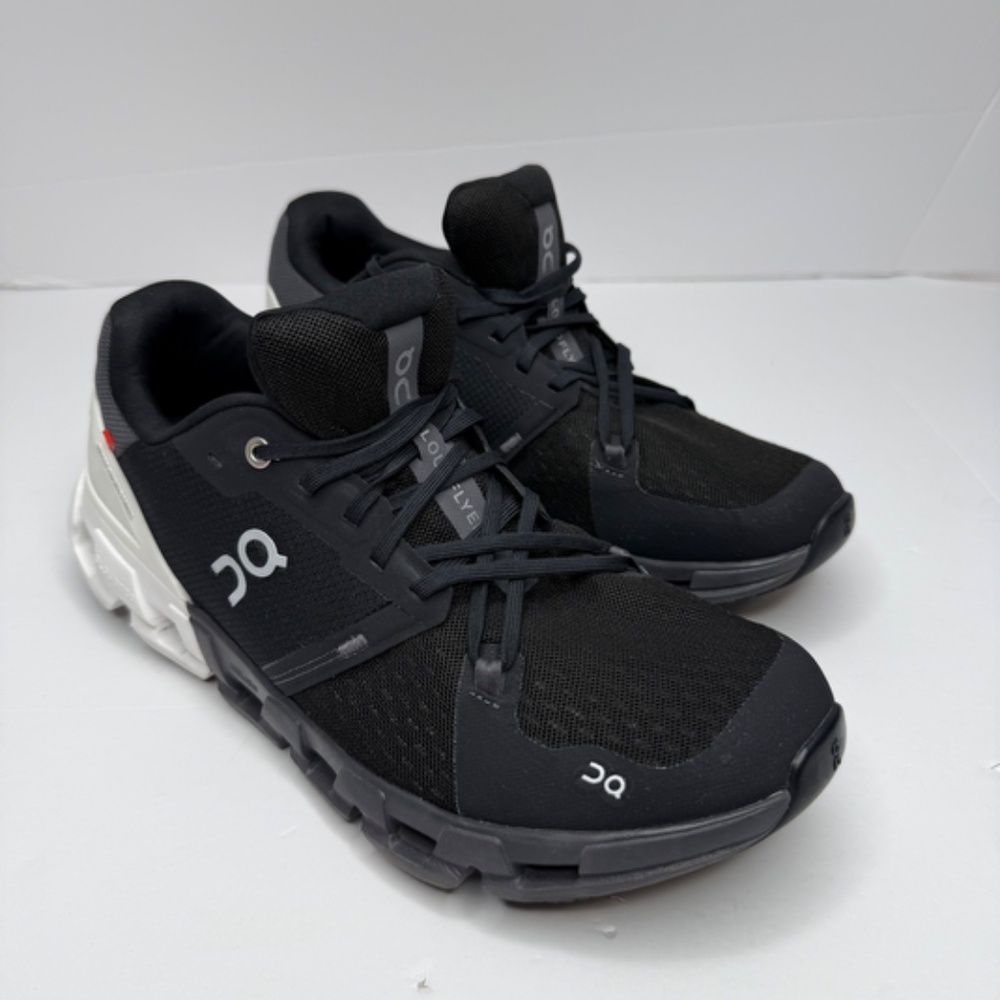 On CLOUD CLOUDFLYER 4 MEN Size US M10 RUNNING SHOES BLACK/WHITE 71.98677